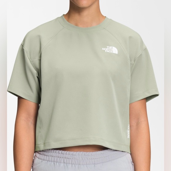 The North Face Women's Sage Green Tekware Flashdry Crop Top - Picture 1 of 11